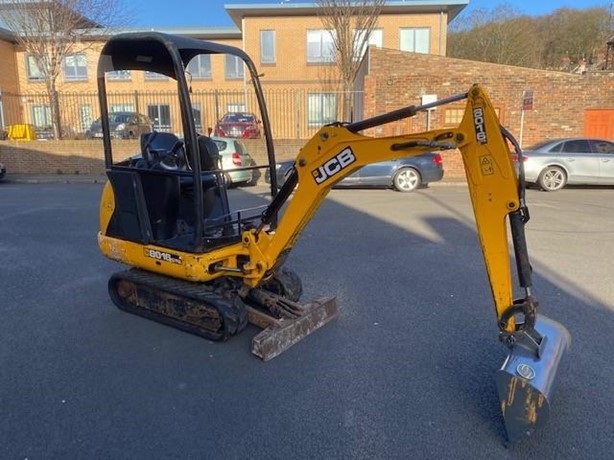 Escavator Model JCB 8016
