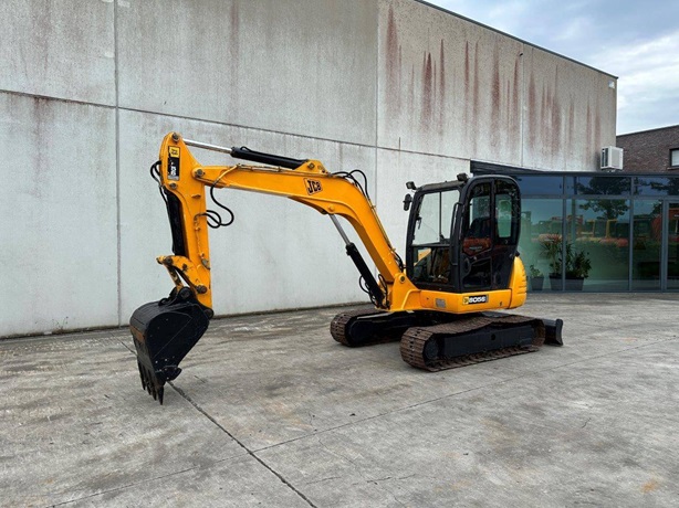 Escavator Model JCB 8056